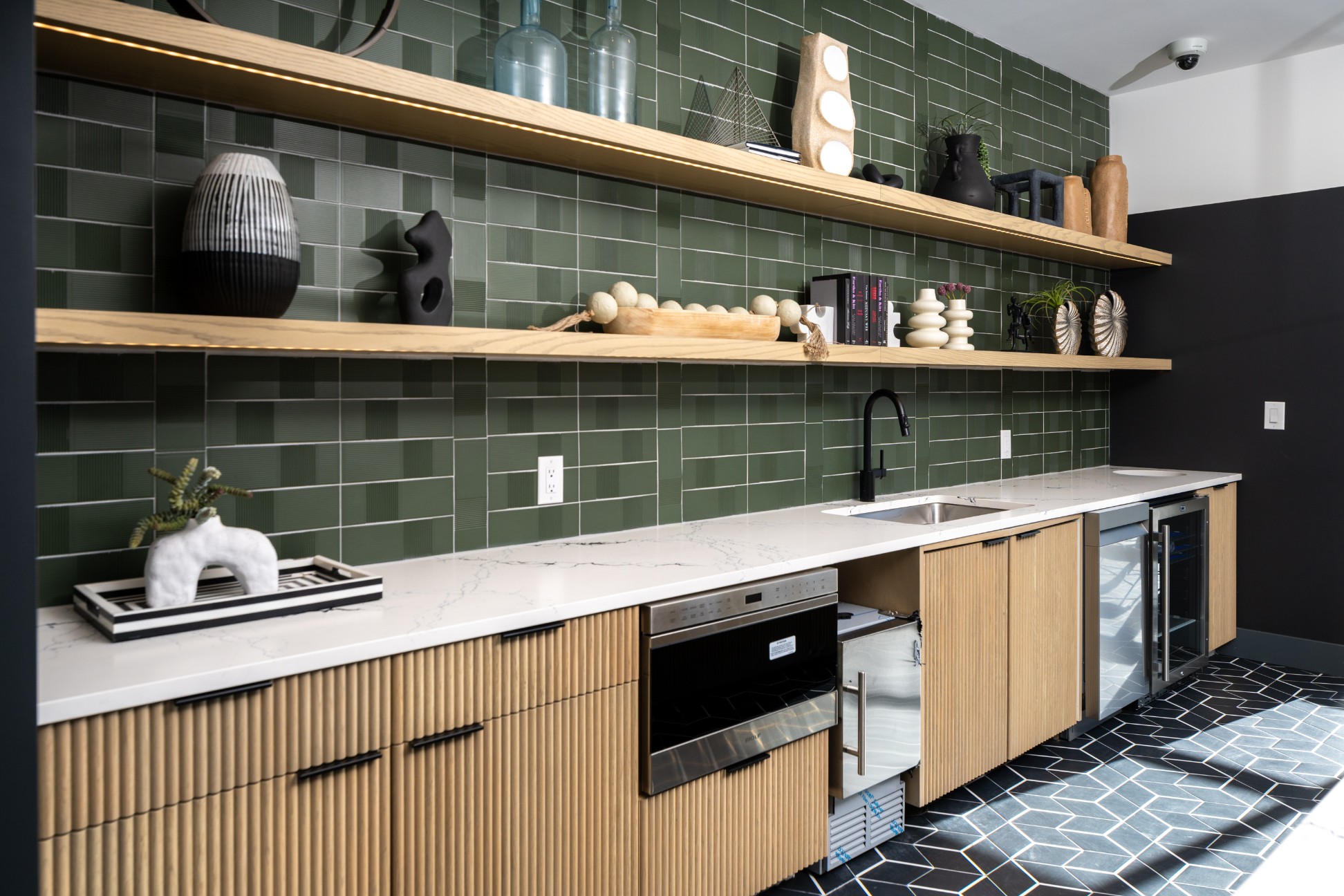 Community kitchen at Legacy Metro 525