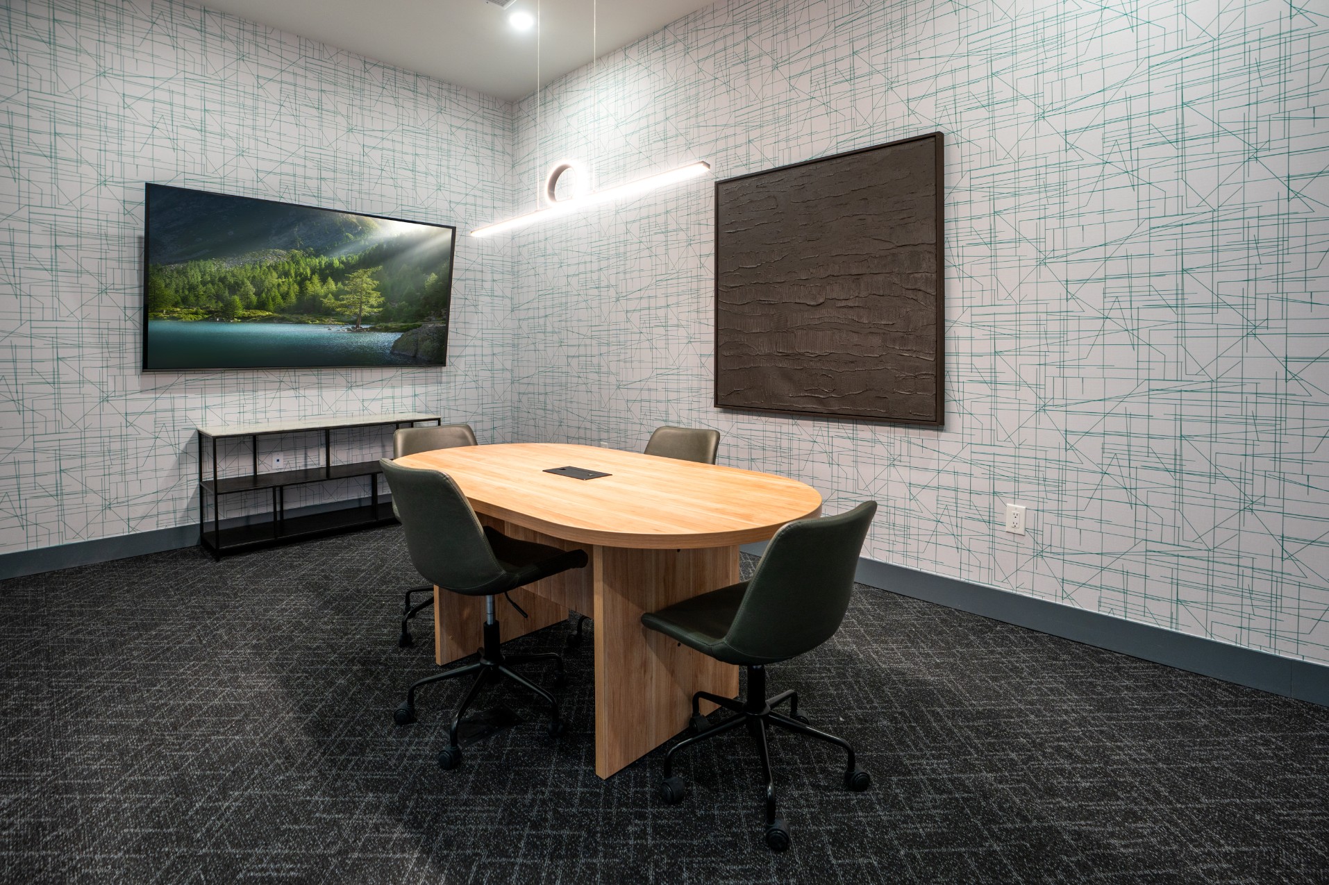 Meeting room at Legacy Metro 525